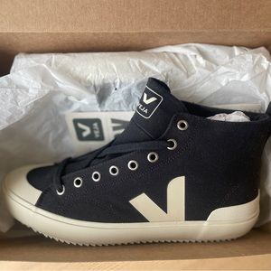 Veja Nova Hi Top Sneakers - Men’s 8